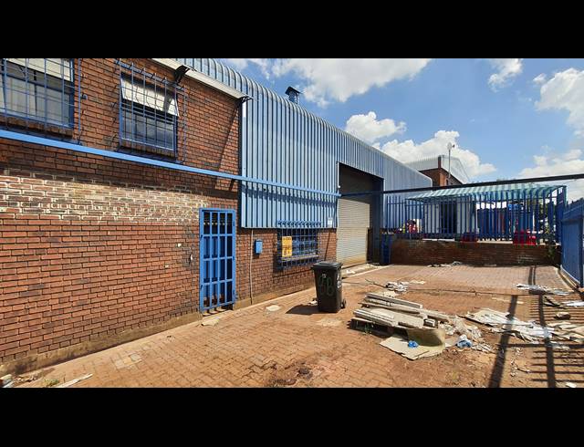 509M² WAREHOUSE TO LET IN SEBENZA